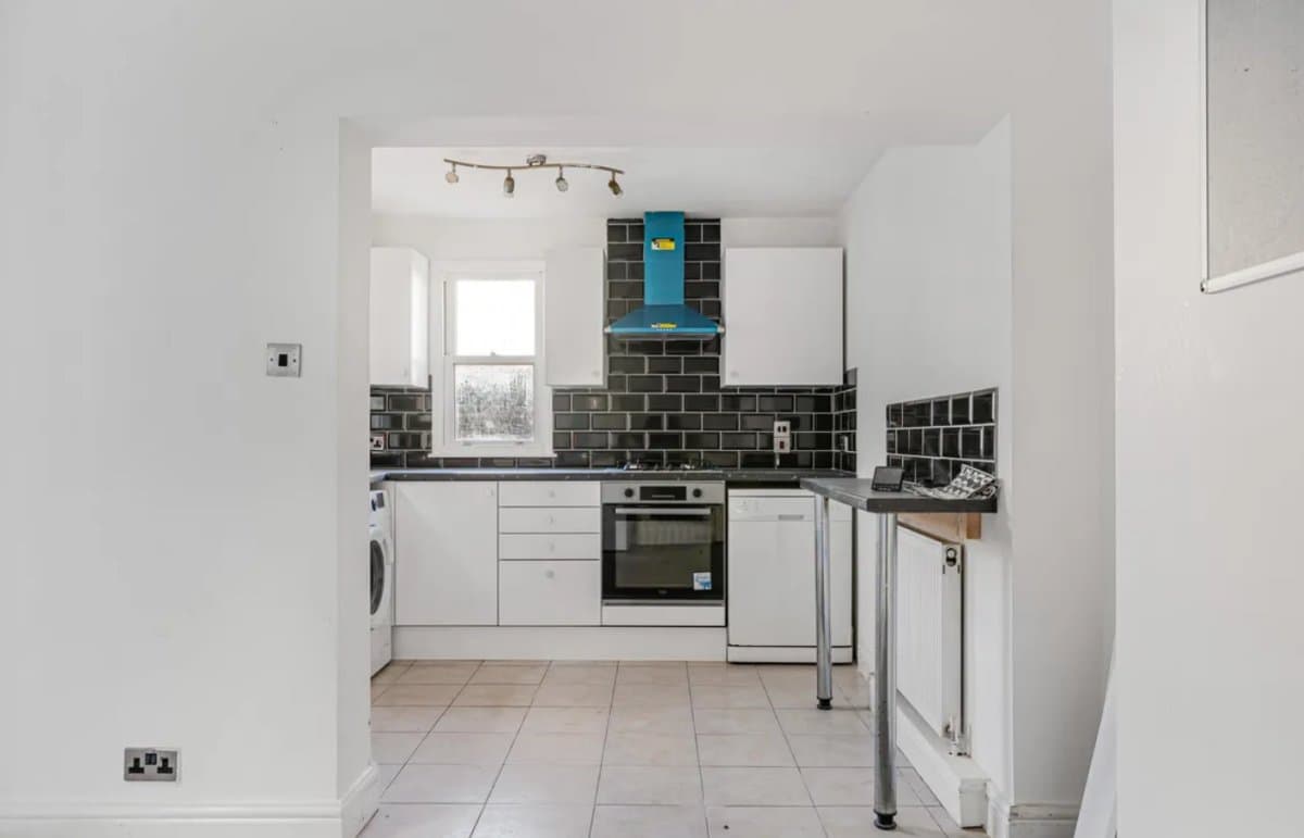 Nova Road, Broad Green, CR0 2TL