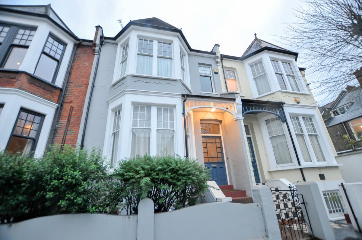 Gunton Road, Clapton, E5 9JS
