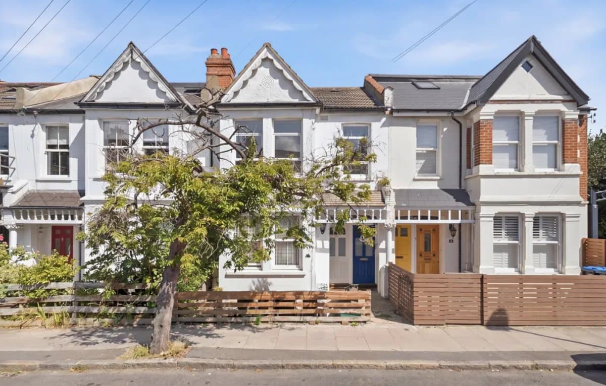 Clarendon Road, Merton, SW19 2DU
