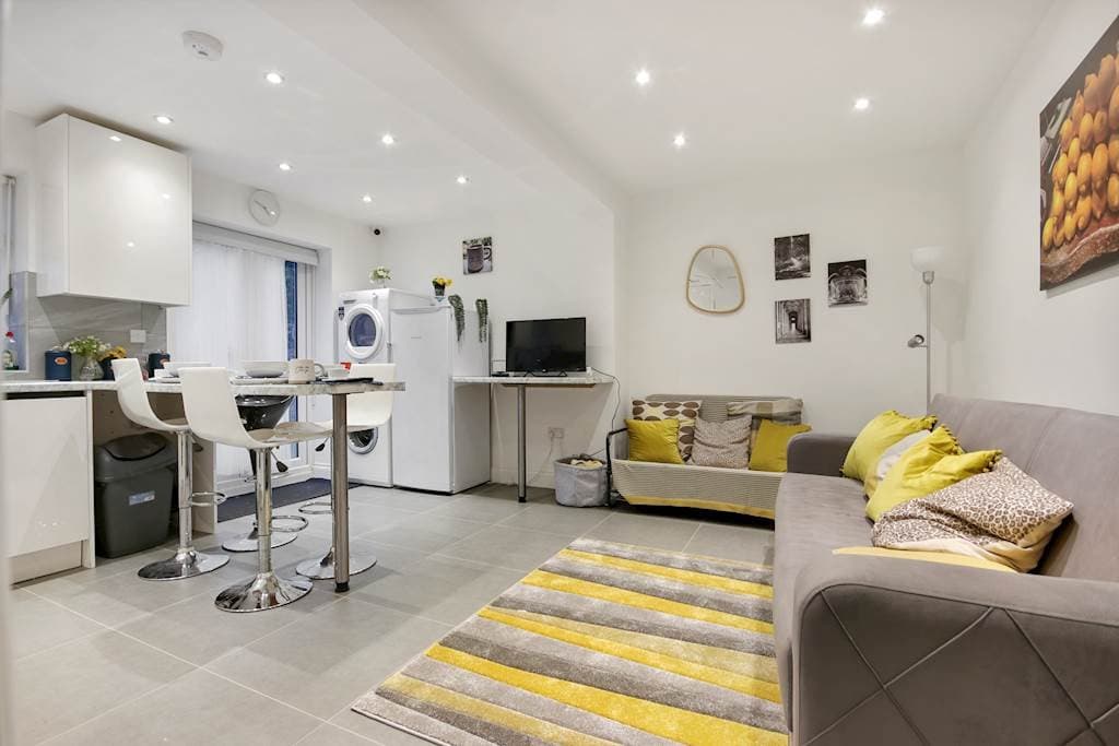 Cobden Road, South Norwood, SE25 5NX